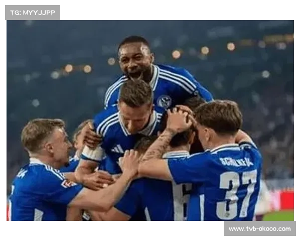 科隆四比一击溃汉堡 对手两人染红 裁判判罚引发热议 科隆四比一击溃汉堡 对手两人染红 裁判判罚引发热议